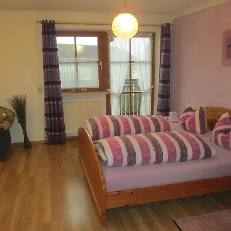 Apartman Fuer Zwei Erwachsene Und Ein Kind Mit Balkon *