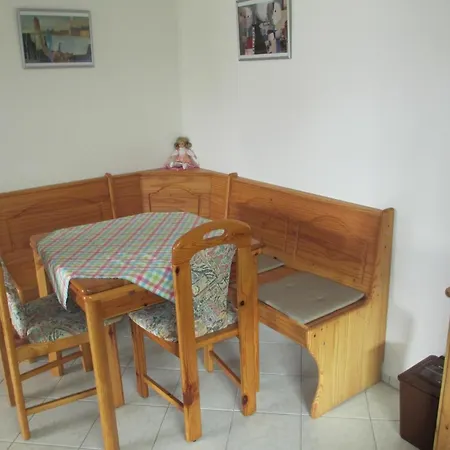 Fuer Zwei Erwachsene Und Ein Kind Mit Balkon アパート Bad Füssing