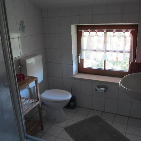 アパート Fuer Zwei Erwachsene Und Ein Kind Mit Balkon Bad Füssing
